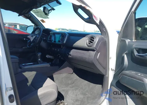 2016 Toyota Tacoma Trd Off Road z USA, uszkodzony, nr VIN 3TMAZ5CN1GM010428